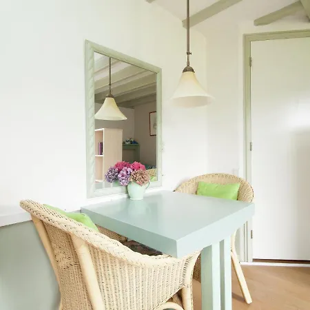 Graceful Holiday In With Fenced Garden *